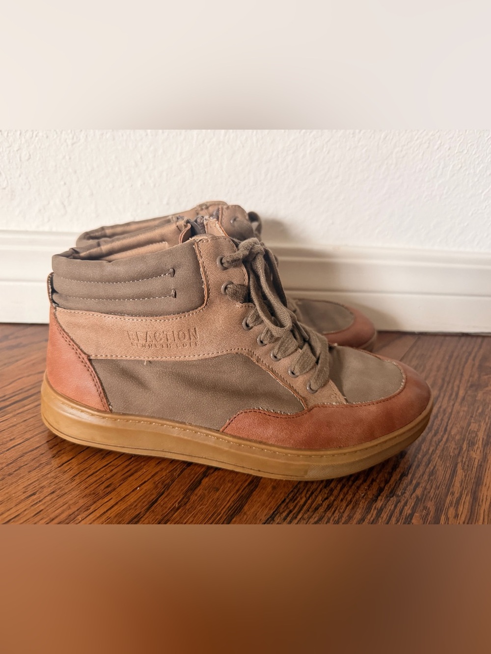 Kenneth Cole Reaction Boys Two-Tone Brown/Tan High-Top Sneakers